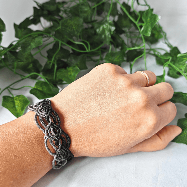 Bracelet micro macramé noir et gris