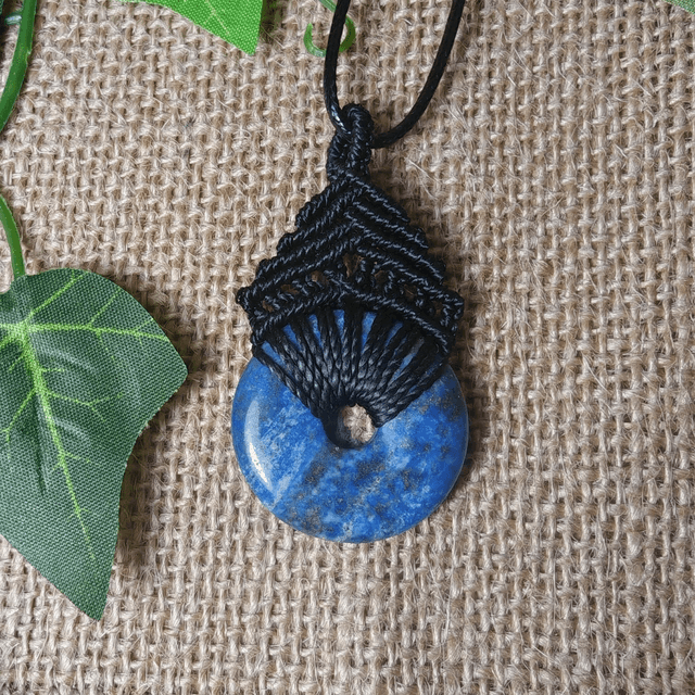 Collier micromacrame lapis lazuli
